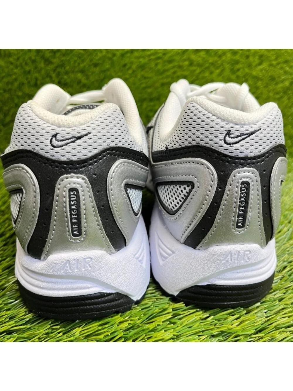 Nike Air Pegasus 2005 Mens Size 9 White Black Silver Running Shoes Sneakers